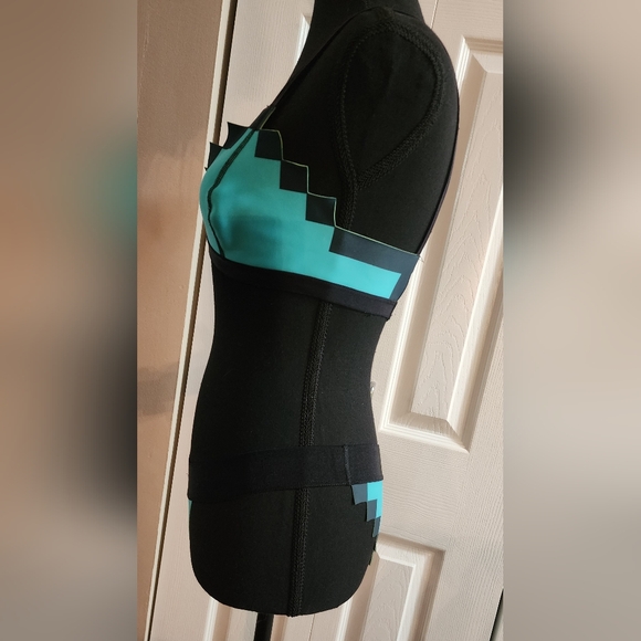 Pixel Bikini - Picture 4 of 8